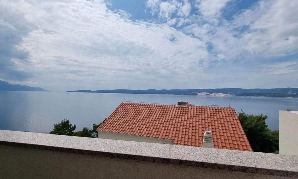Ruskamen Apartment | One bedroom apartment with balcony and sea view Lokva Rogoznica, Omiš (A-25499-c)