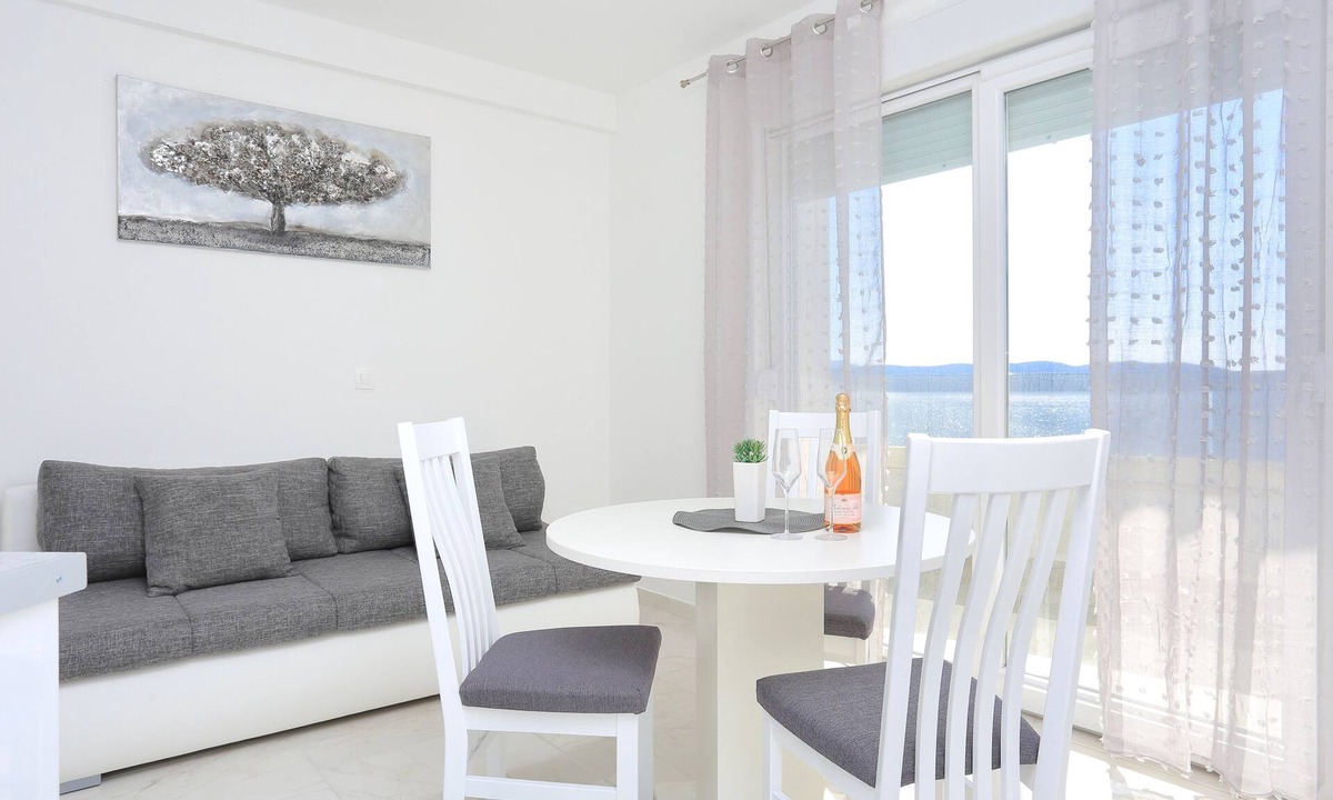 Zivogosce Apartment | One bedroom apartment with a swimming pool by the beach Živogošće - Porat, Makarska (A-18150-a)
