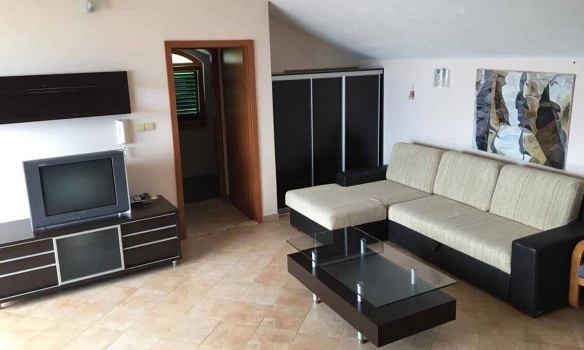 Drasnice Apartment | One bedroom apartment near beach Drašnice, Makarska (A-25930-d)