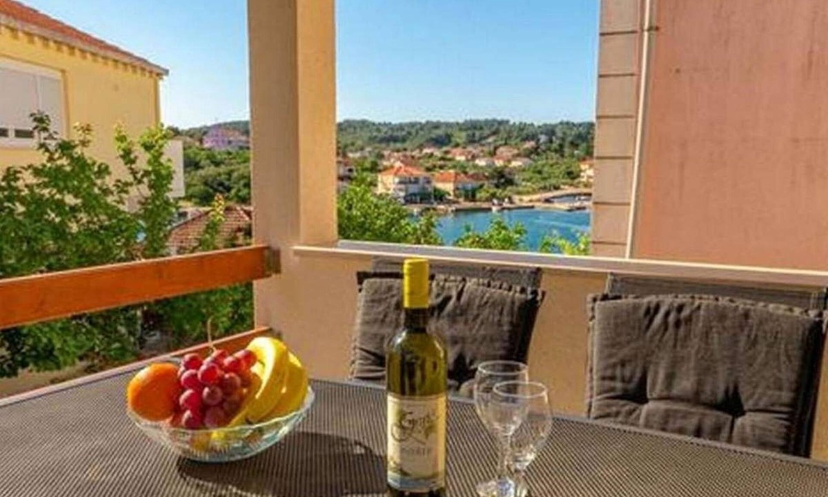 Lumbarda Apartment | One bedroom apartment near beach Lumbarda, Korčula (A-22503-b)