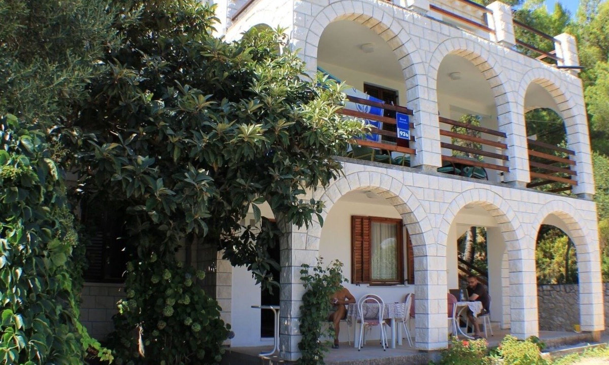 Lumbarda Apartment | One bedroom apartment with air-conditioning Lumbarda, Korčula (A-4375-a)