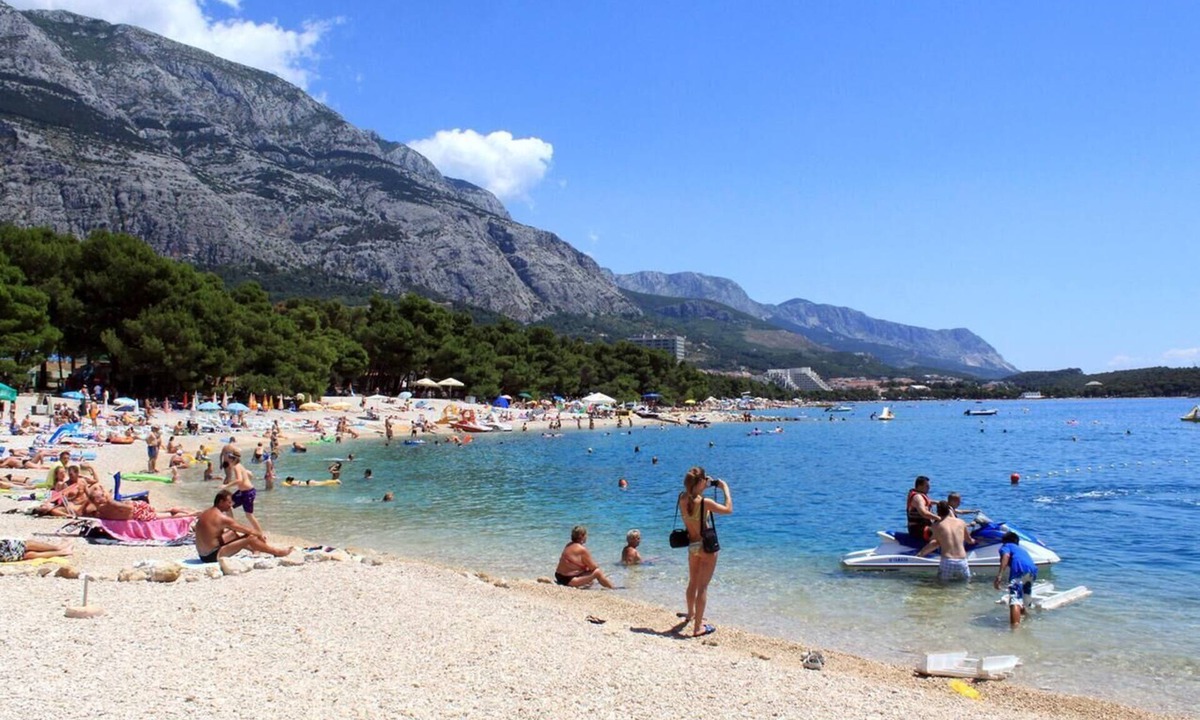 Zelenka Apartment | One bedroom apartment with balcony and sea view Makarska (A-6850-a)