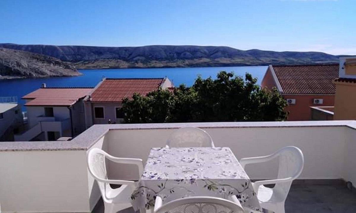 Metajna Apartment | One bedroom apartment with terrace and sea view Metajna, Pag (A-20521-c)