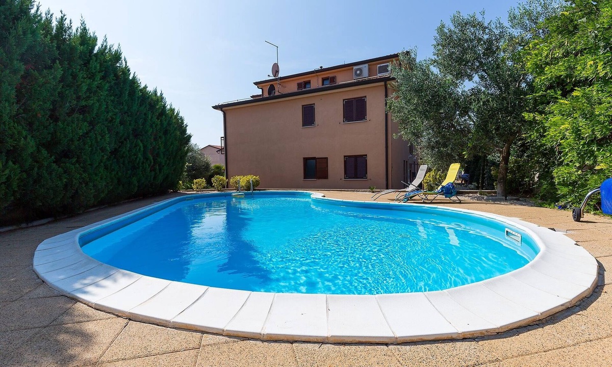 Novigrad Apartment | One bedroom apartment with a swimming pool Novigrad (A-7078-a)