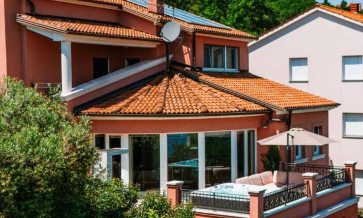 Volosko Apartment | One Bedroom Apartment With Terrace