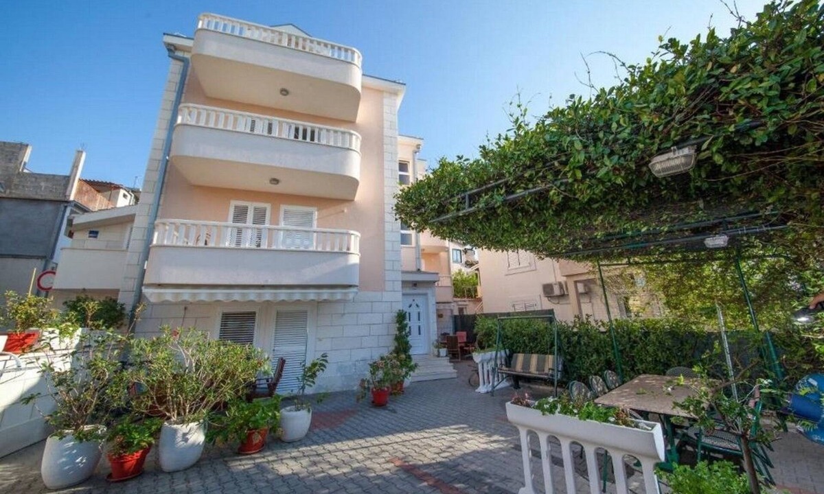Promajna Apartment | One bedroom apartment with balcony Promajna, Makarska (A-21101-b)