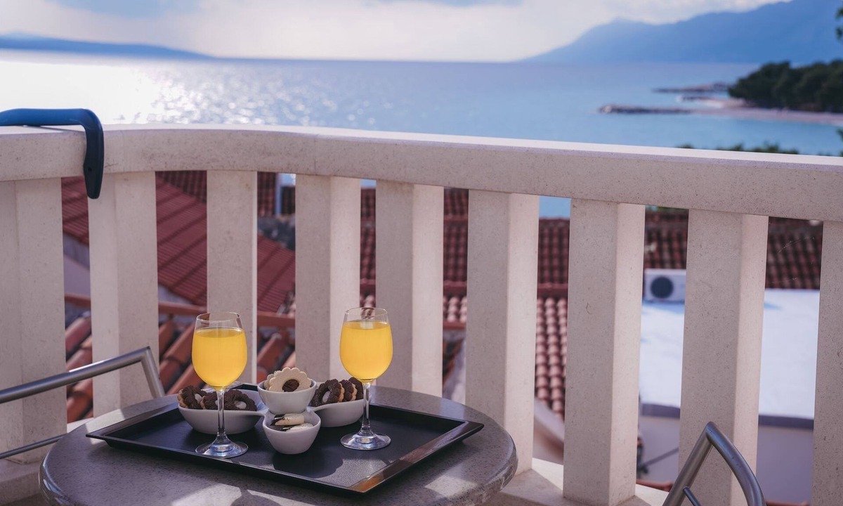 Promajna Apartment | One bedroom apartment with balcony and sea view Promajna, Makarska (A-21101-c)