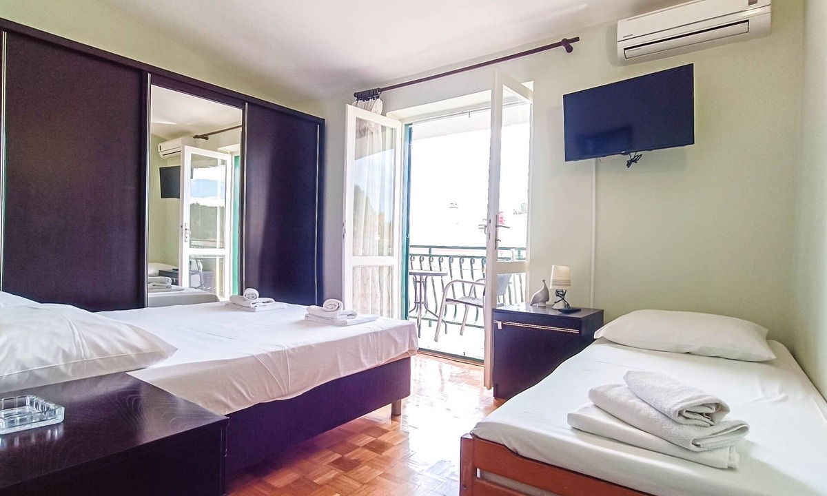 Promajna Apartment | One bedroom apartment near beach Promajna, Makarska (A-23184-e)