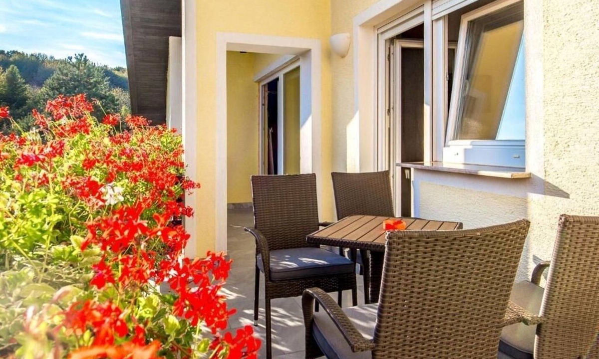 Grabovac Apartment | One bedroom apartment with terrace Grabovac, Plitvice (A-24968-d)