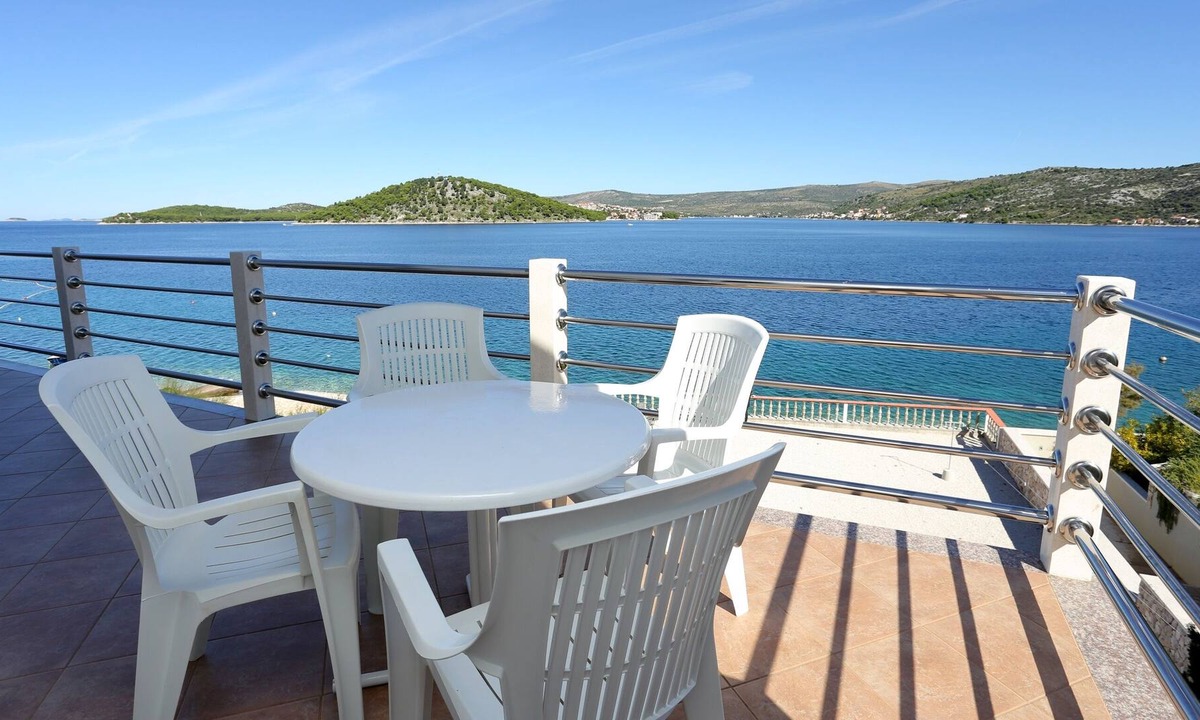 Razanj Apartment | One bedroom apartment near beach Ražanj, Rogoznica (A-10318-c)