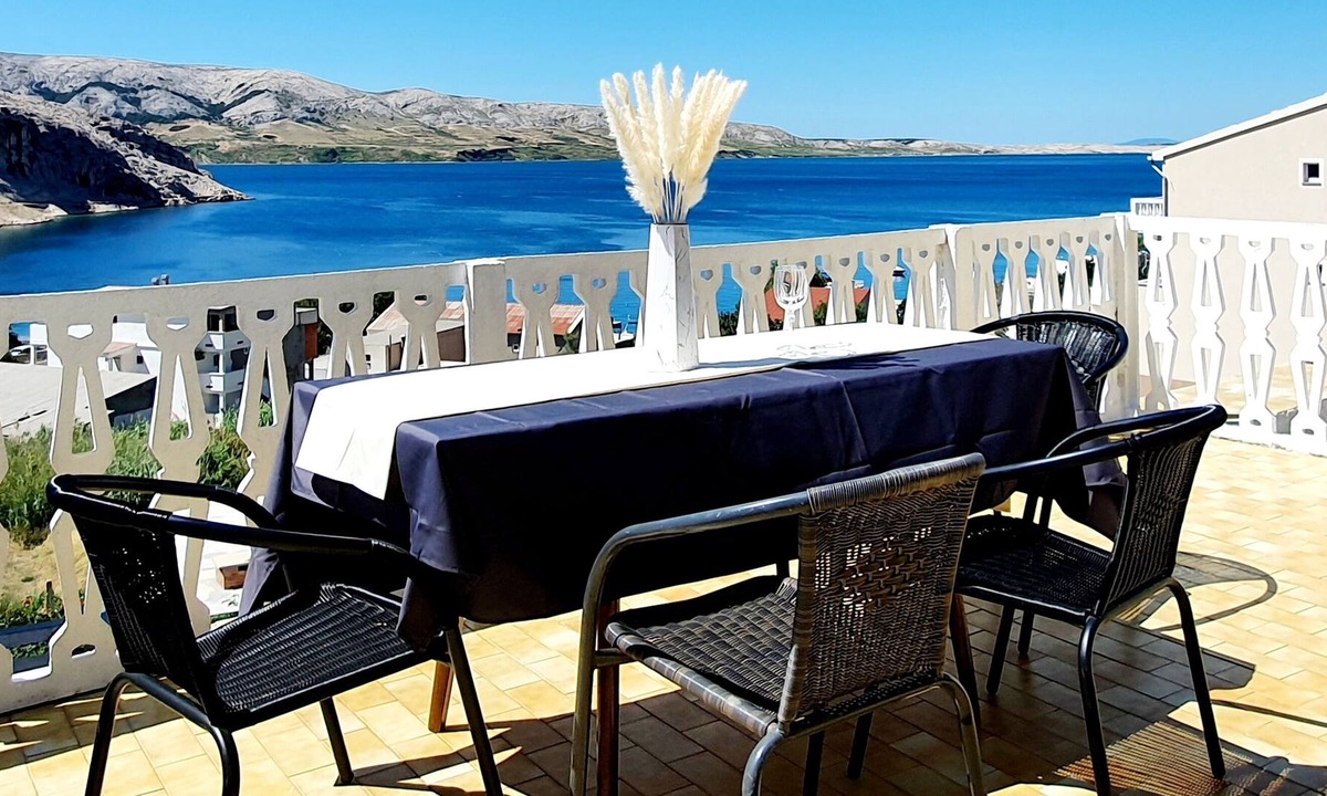 Metajna Apartment | One bedroom apartment with terrace and sea view Metajna, Pag (A-6423-c)