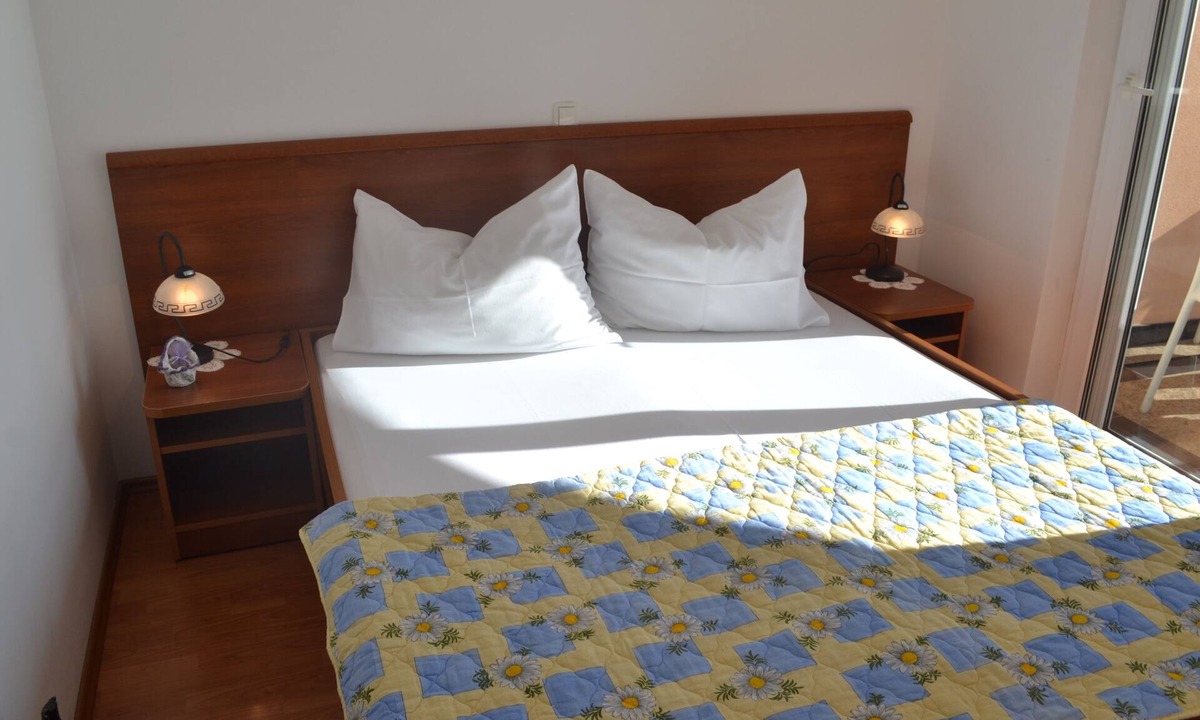 Turanj Apartment | One bedroom apartment near beach Turanj, Biograd (A-25849-d)
