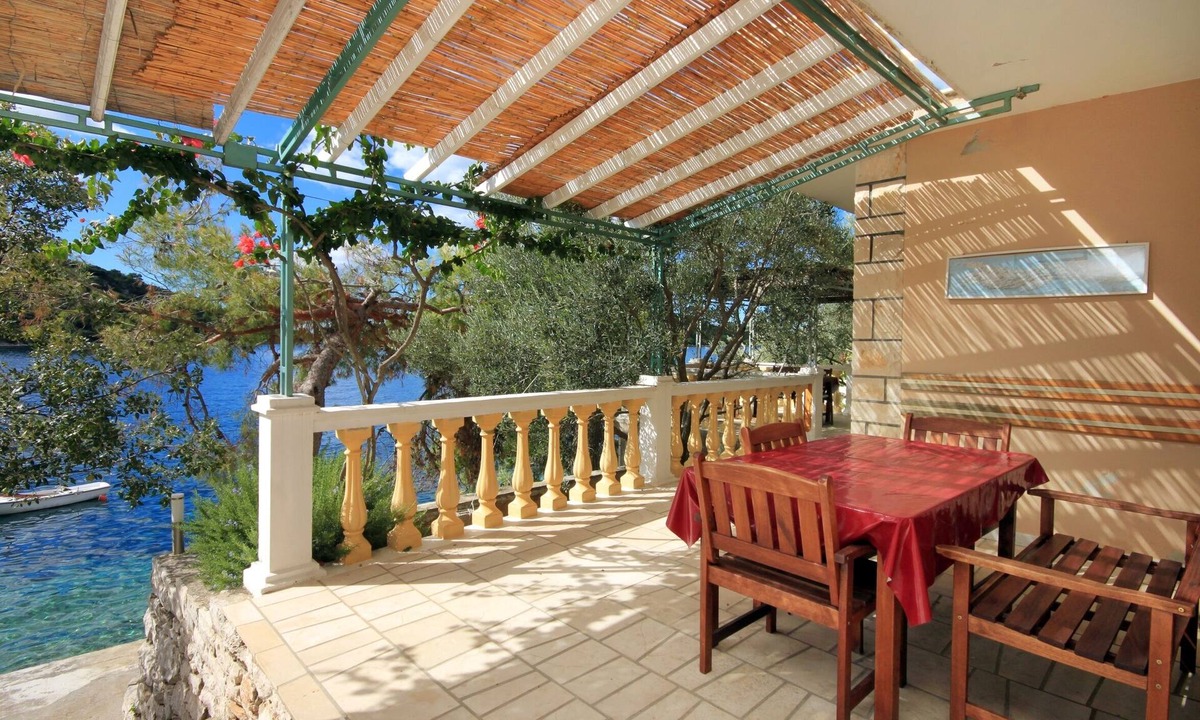 Blato Apartment | One bedroom apartment near beach Karbuni, Korčula (A-9308-c)