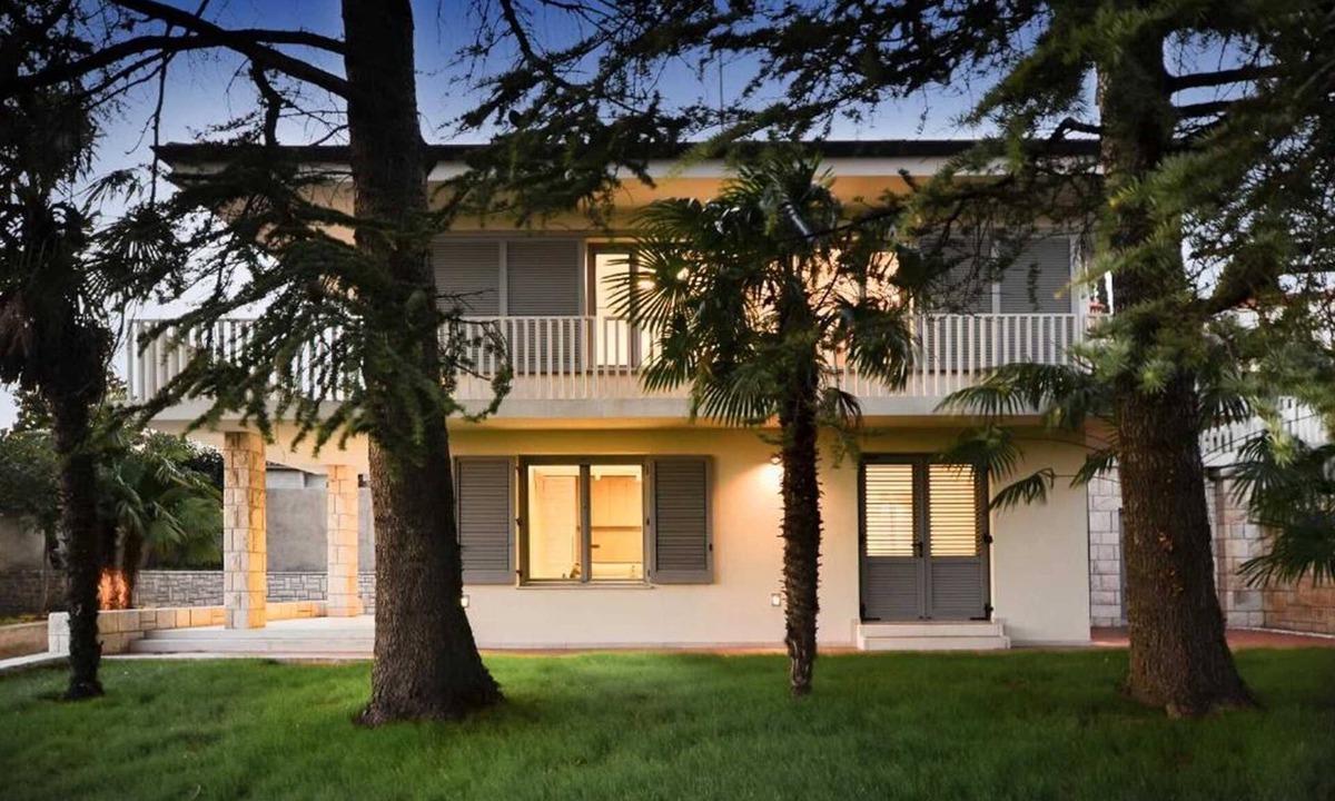 Portoroz Apartment | One Bedroom Apartment with Terrace Villa Forgotten Garden Portoroz