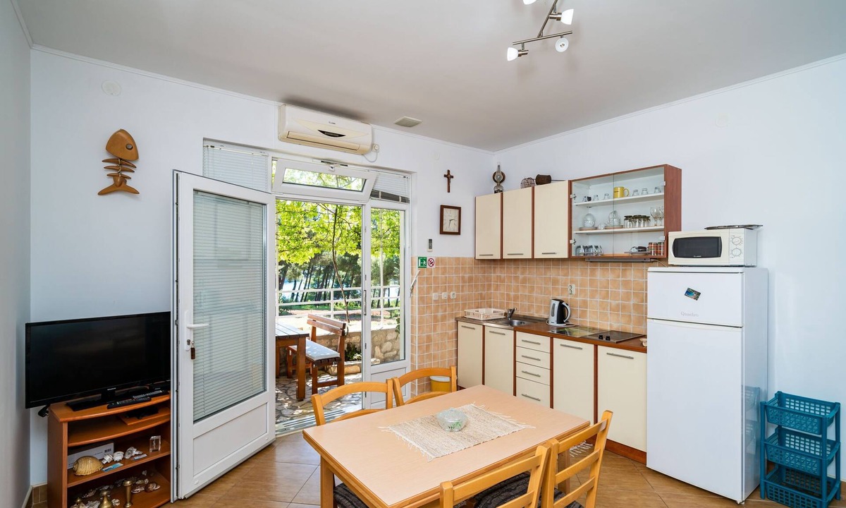 Zuljana Apartment | One bedroom apartment with terrace and sea view Žuljana, Pelješac (A-10233-b)