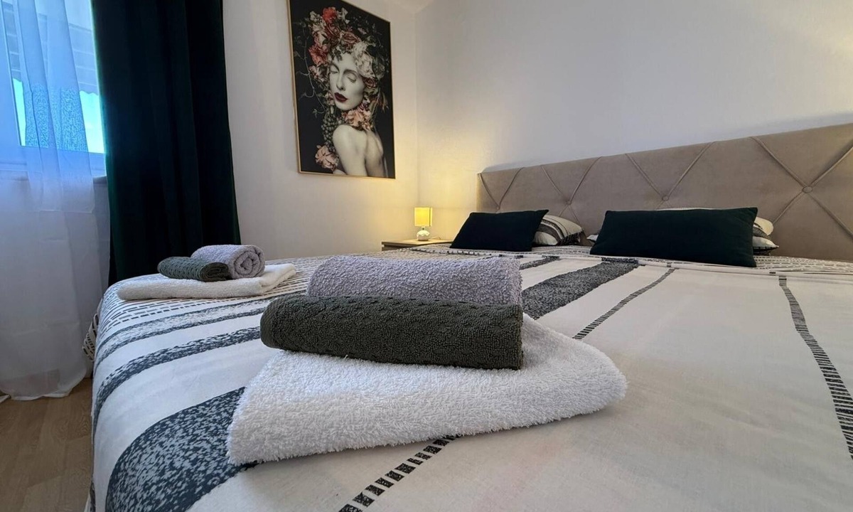 Gradac Apartment | One bedroom apartment with terrace Gradac, Makarska (A-26020-a)