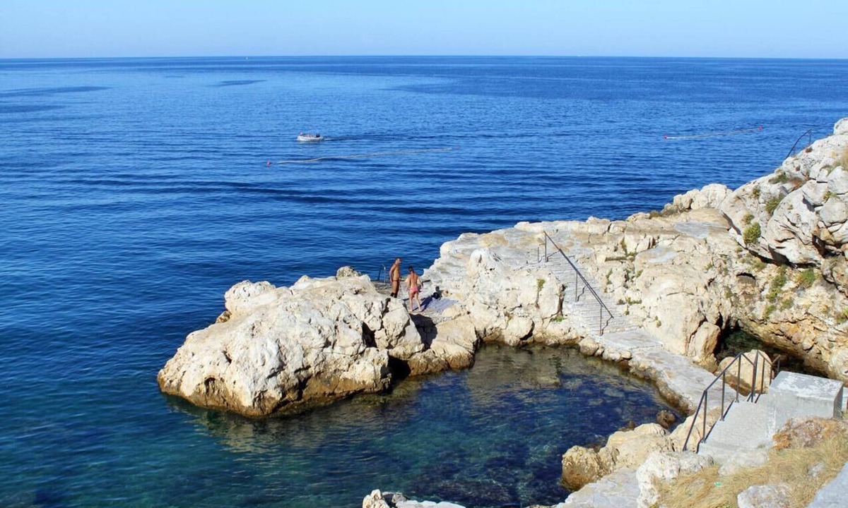 Rovinj Apartment | One bedroom apartment with air-conditioning Rovinj (A-17935-a)