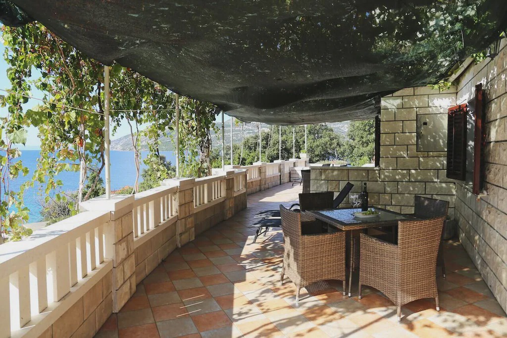 Zrnovo Apartment | One bedroom apartment with terrace and sea view Tri Žala, Korčula (A-558-b)