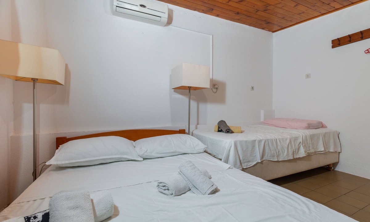 Brela Apartment | One bedroom apartment with terrace and sea view Brela, Makarska (A-22910-e)