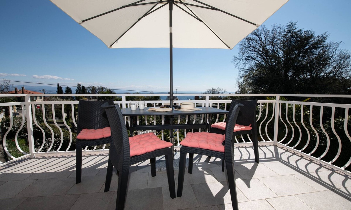 Ika Apartment | One bedroom apartment with terrace and sea view Ika, Opatija (A-7931-b)