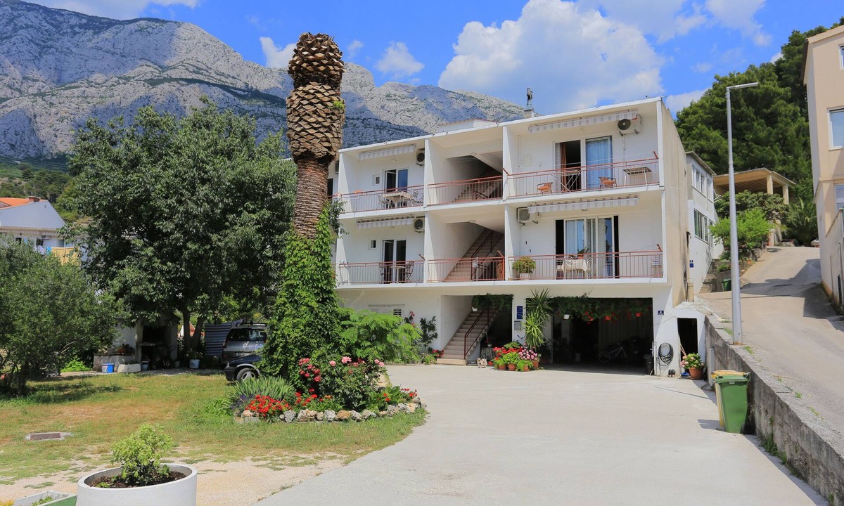 Tucepi Apartment | One bedroom apartment with balcony and sea view Tučepi, Makarska (A-6695-a)