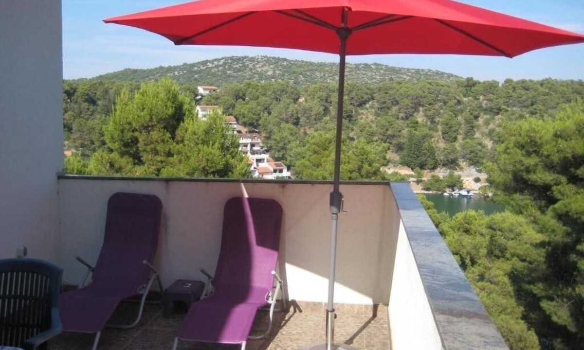 Zaton Apartment | One bedroom apartment with balcony and sea view Zaton, Krka (A-24448-a)