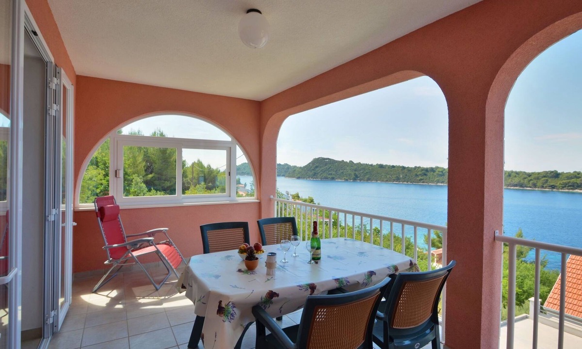 Blato Apartment | One bedroom apartment with terrace and sea view Karbuni, Korčula (A-13217-b)