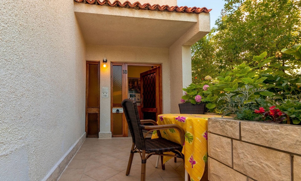 Island Hvar Apartment | One bedroom apartment with terrace and sea view Jelsa (Hvar) (A-4017-b)