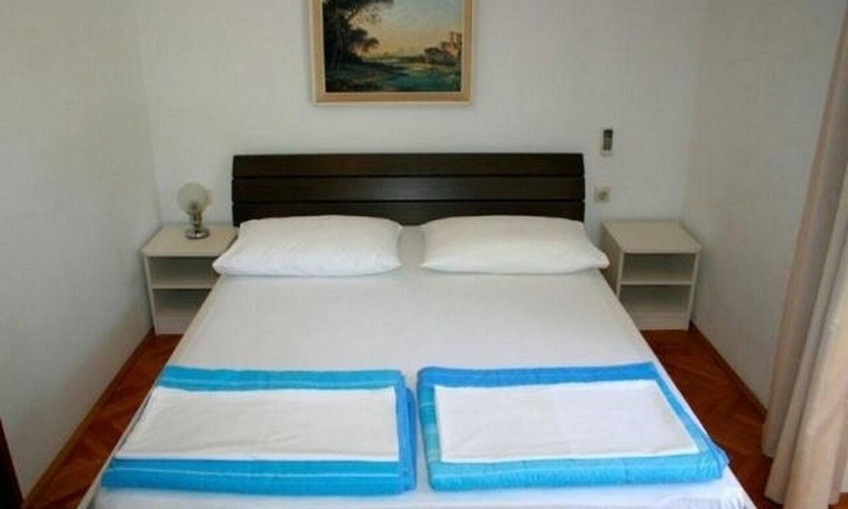 Duce Apartment | One bedroom apartment with terrace and sea view Duće, Omiš (A-23810-a)