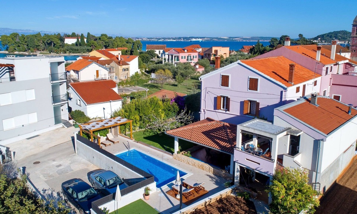 Preko Apartment | One bedroom apartment with a swimming pool Preko, Ugljan (A-14163-a)