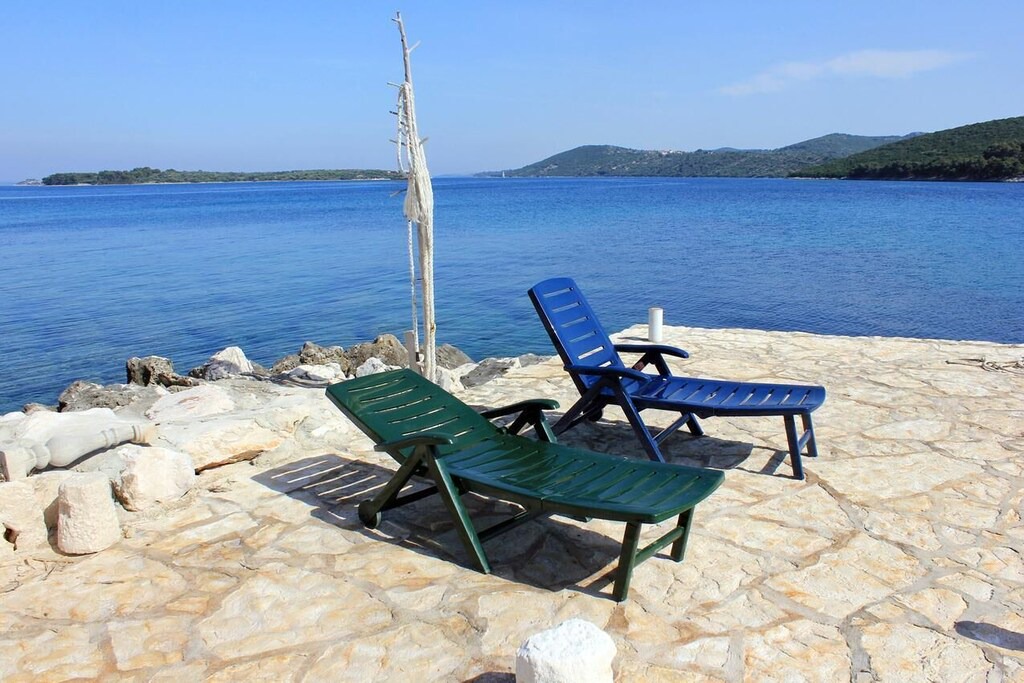 Zman Apartment | One bedroom apartment with terrace and sea view Žman, Dugi otok (A-873-b)