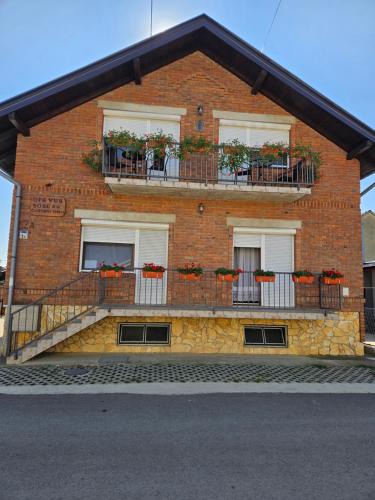 Svajcarnica House | OPG Vuk Sobe bed&breakfast "Čarobni snovi"