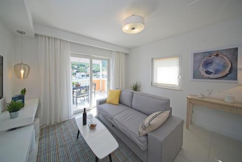 Hodilje Apartment | Oyster Paradise Blue Apartment