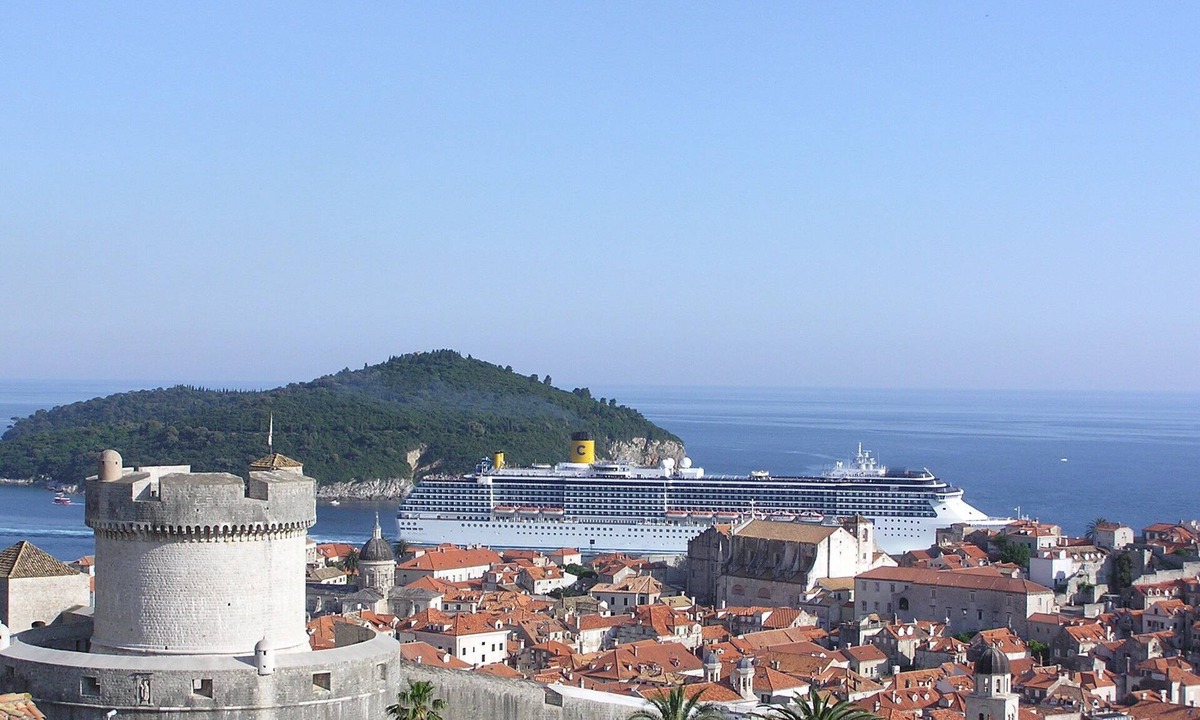 Pile Apartment | Panoramic luxurious 4-star apartment with terrace and bbq in Dubrovnik center