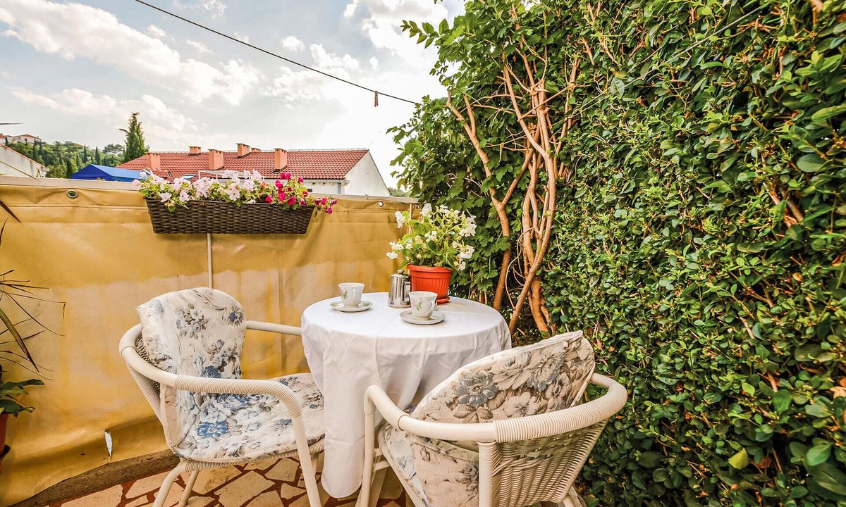 Cavtat Apartment | Pet friendly apartment in Cavtat with WiFi