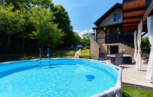 Kraljevec Sesvetski House | Pet Friendly Home In Donja Lomnica With Wifi
