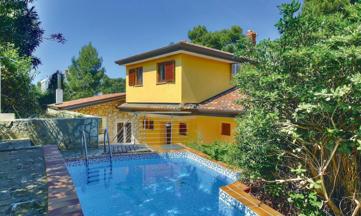 Kastel House | Pet friendly home in Buje