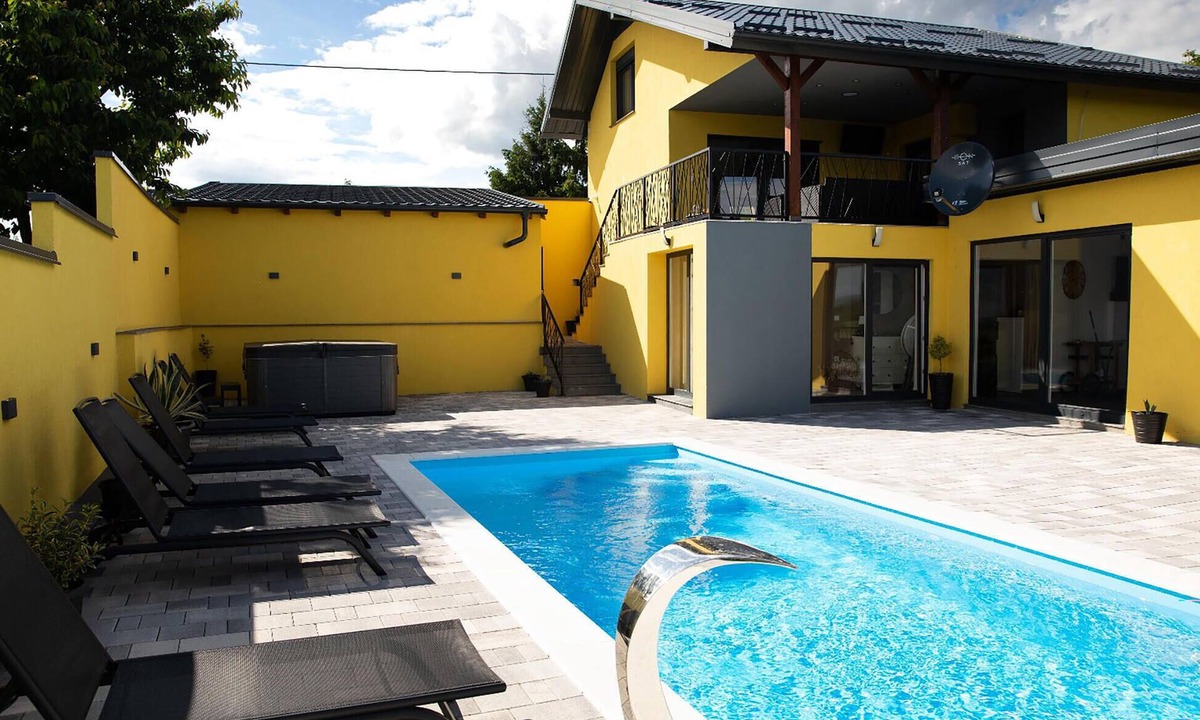 Kapela House | Pet friendly home in Kapela with sauna