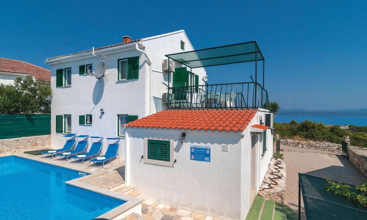 Rogac House | Pet friendly home in Rogac