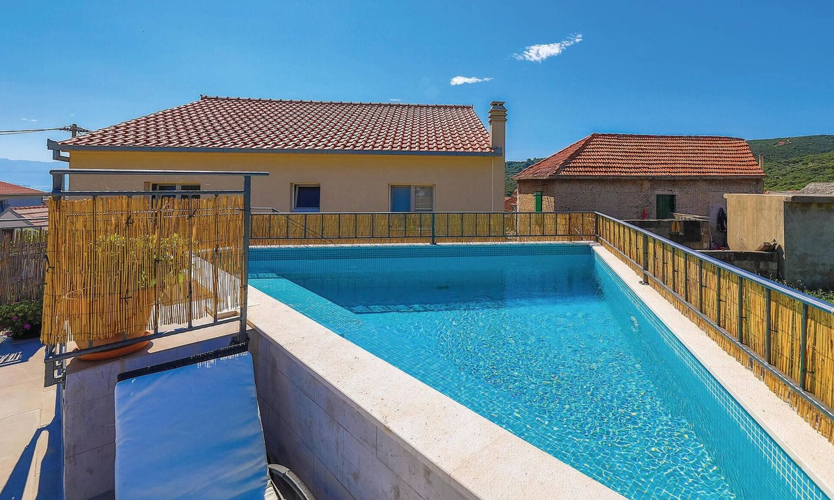 Slatine House | Pet friendly home in Slatine