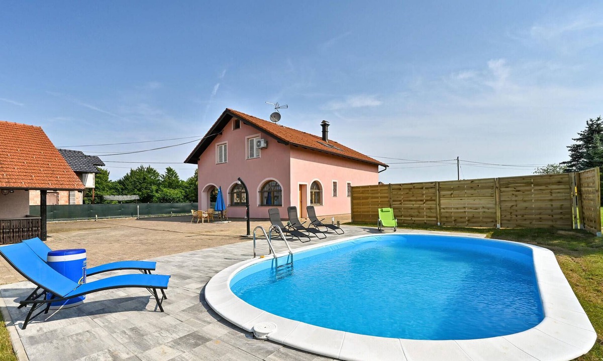 Konjscina House | Pet friendly home in Turnisce