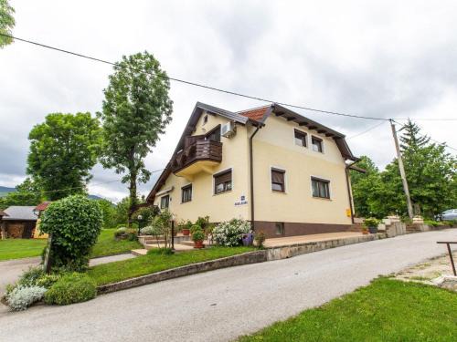 Seliste Dreznicko Apartment | Plitvi ka Lake Garden Apartment