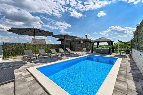 Krapina-Zagorje House | Pool Estate AquaHaven with Sauna & Jacuzzi - Happy Rentals