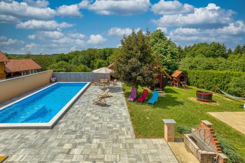 Kravarsko House | Pool & Sauna Countryside Retreat Klara - Happy Rentals