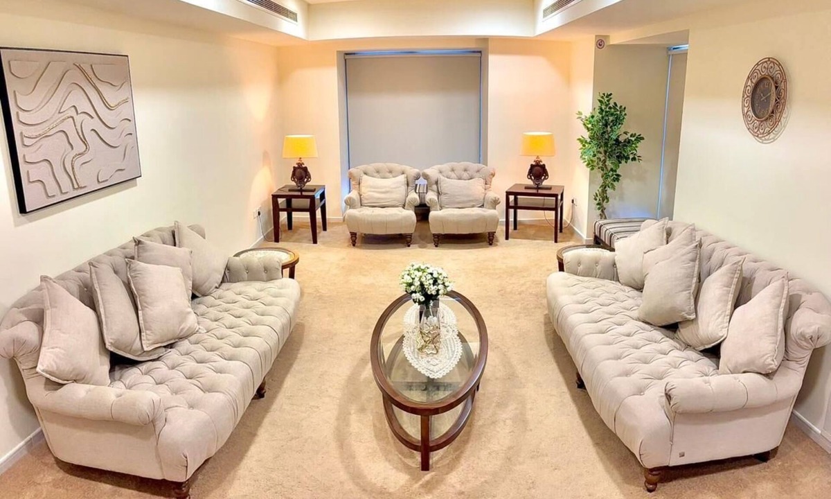 Al Khabaisi Apartment | Princess Tower Luxury Apartment - Marina View - Barasti Beach - 5 Min Walk
