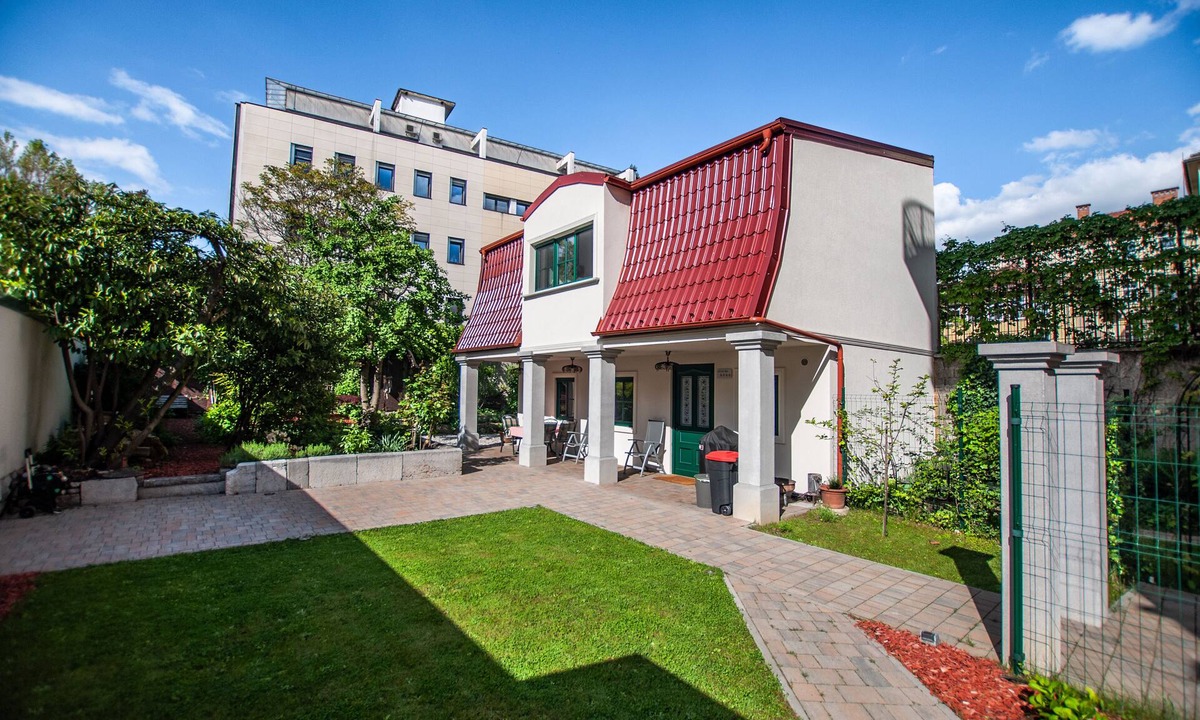 Ljubljana Old Town House | Private garden in the center of Ljubljana