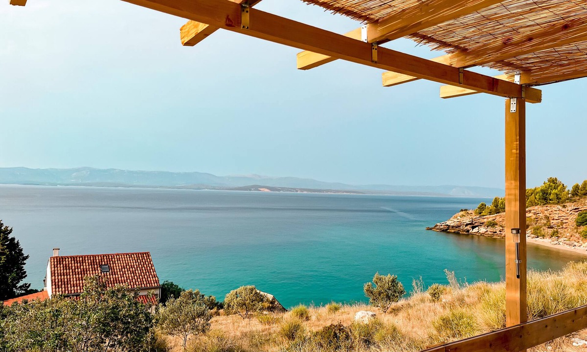 Bol Apartment | Robinson house with private beaches near Bol