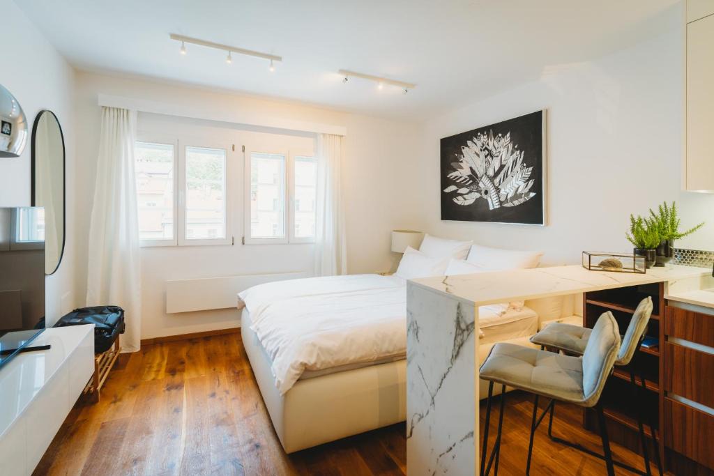 Ljubljana Old Town Apartment | Romantic JUMP Studio overlooking river, free parking