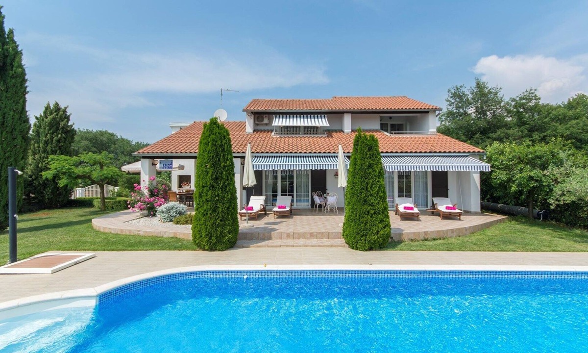 Porec Villa | Romantic Villa Rosa with Pool