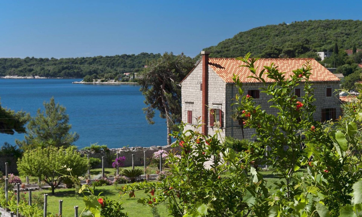 Zaton Apartment | Room no 2 a/c park view Beach&Sea front Castle parking